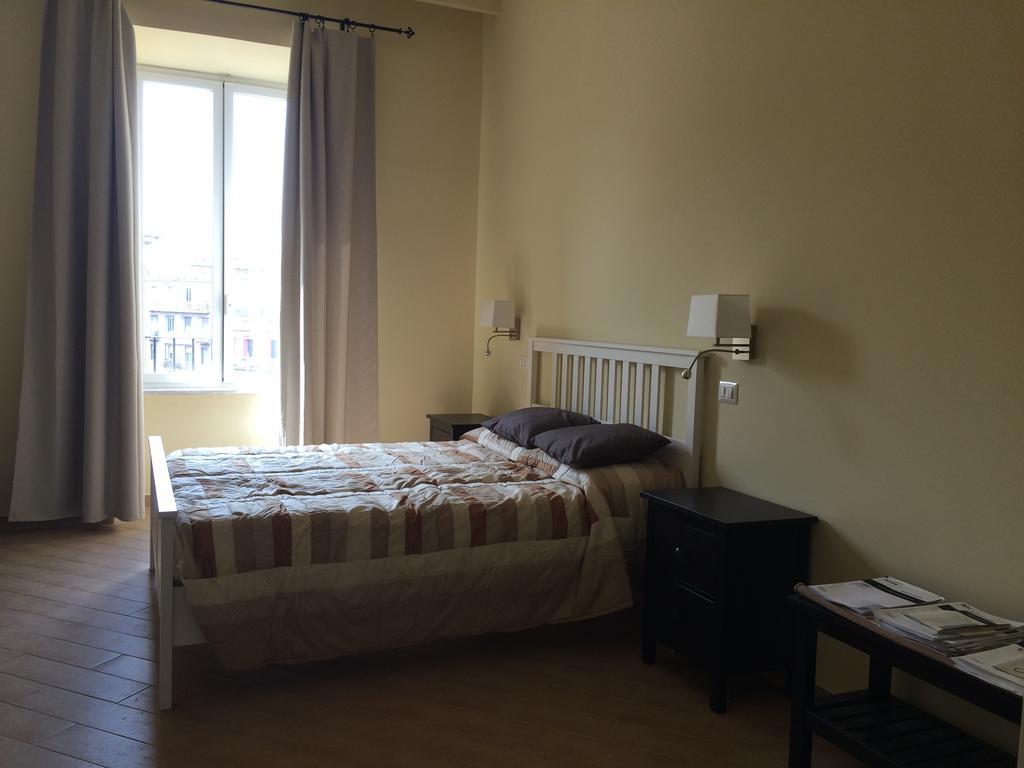 روما Serventi Longhi Rooms الغرفة الصورة